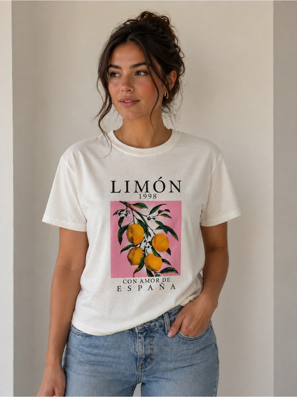 LIMÓN White Summer Tropical Beach Graphic Tee with Lemon Print. Size M